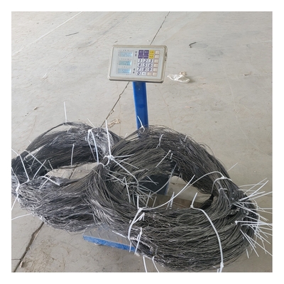 Hightech 10 X 10 X 1.4 laag zichtbare anti-tank barrière metalen mesh gebruikt voor de Oekraïense oorlogvoering