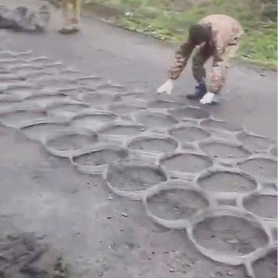 Gegalvaniseerd staal Tank Barrier Net Wound Tank Tracks Plain Weave Wire Mesh Custom Carbon Steel Rusland