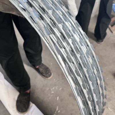 BTO-22 Razor Wire For Explosion Proof Mesh Gabion Containers Anti Impact Hot Dip Galvanized Defensieve Barrières