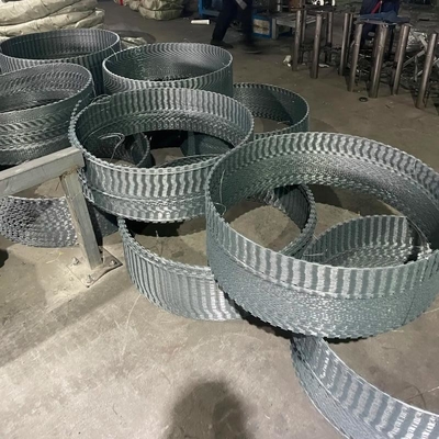CBT Razor Barbed Wire Voor Versterking Anti-roest Razor Blade Barbed Wire Double Strand In Rolls
