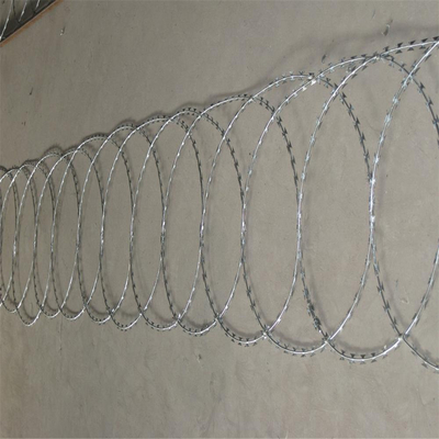 BTO-22 gegalvaniseerd 90 cm spoeldiameter Concertina Razor prikkeldraad voor bescherming muur