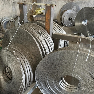 Gegalvaniseerde concurrentieprijs Razor Barred Wire Concertina prikkeldraad Beschermings hek