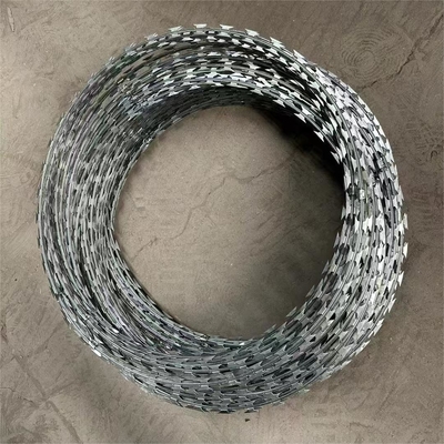 Fabriek Direct Hot Dip Galvanized Steel Wire Mesh hek Roestbestendige Razor prikkeldraad BTO-22 Voor de beveiliging van gevangenissen