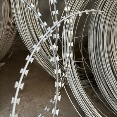 Fabriek Direct Hot Dip Galvanized Steel Wire Mesh hek Roestbestendige Razor prikkeldraad BTO-22 Voor de beveiliging van gevangenissen