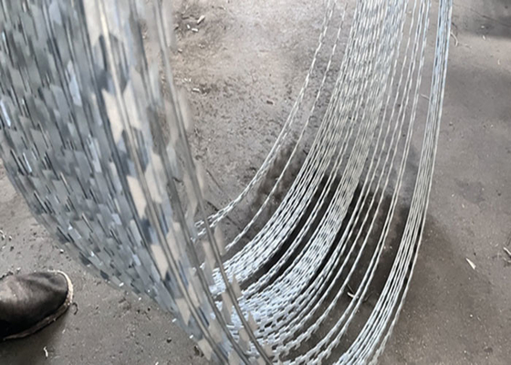 Nieuw type beschermende net spoel Diameter Razor prikkeldraad voor beveiligingsfaciliteiten