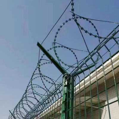 Hoogwaardige 2,5 mm doorsnede gegalvaniseerde scheermes prikkeldraad fabrikant in China