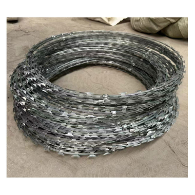 Warm gedompeld gegalvaniseerd scheermes Blade prikkeldraad Bto-22 Concertina Double Strand Razor Wire Mesh