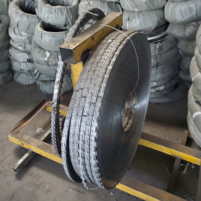 Warmdoop gegalvaniseerd scheerdraad cbt60 standaard exportverpakking