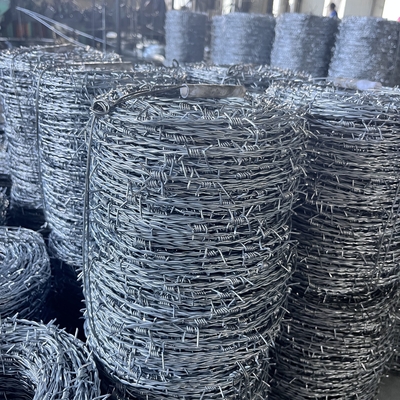 Groothandel High Tensile Twist Galvanized Barbed Wire 14 gauge met 3 of 4 inch barb afstand