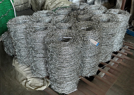 Zink bekleed staal hek ijzeren draad beveiliging prikkeldraad landbouw hek