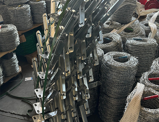 Warm gedompelde gegalvaniseerde prikkeldraad van hoge diameter voor beveiligde grenzen
