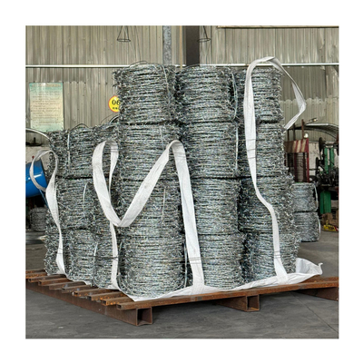 Traditionele gegalvaniseerde prikkeldraad spoel 400M 500M 50Kg per rol staal 5mm diameter voor hek en bescherming