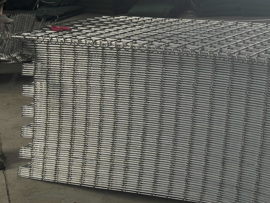 Hoge treksterkte Defensieve zware belasting hoge overstroming Bastion Sand Wall Hesco Barrier Fence voor schietbereik