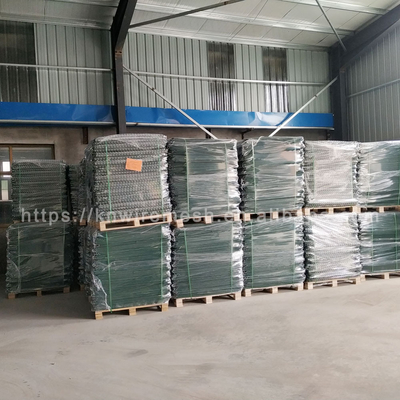 350 g Zink Aluminium Materiaal Beschermende barrières Las Gabion Muur Met Zand / Groen Geotextiel