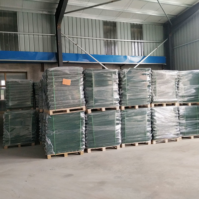 De hete Gegalvaniseerde Dozen van Mesh Welded Military Defensive Hesco van de Bastionbarrière met Geotextile