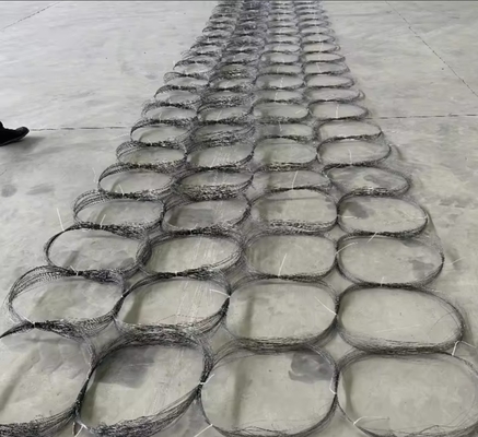 Draadnet met laag zichtbaarheidsniveau Anti-Tank Draadnet Barrière Voor Oekraïne