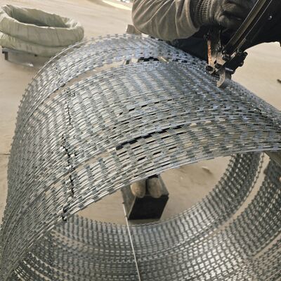 Hot Dip gegalvaniseerd kruisbordelaar prikkeldraad BTO-22 voor hoge beveiliging hekken