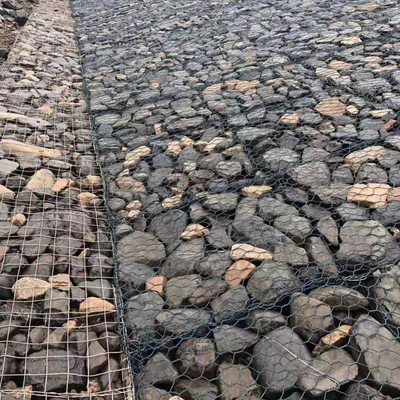 Gevulde Doos Drie van de laag Koolstofstaaldraad 1x1x2 M Gabion Fence Baskets Steen Draaiweefsel